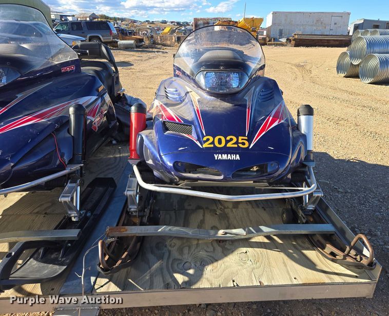 image for item ES2732 (2) 1996 Yamaha VX500DXW snowmobiles