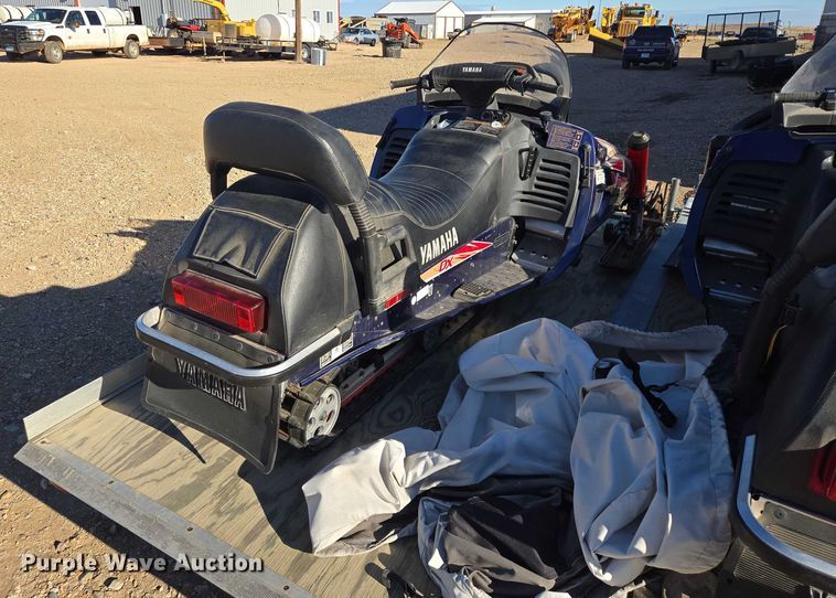 image for item ES2732 (2) 1996 Yamaha VX500DXW snowmobiles