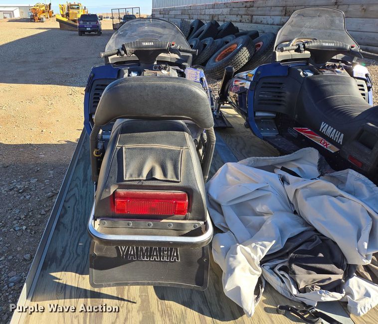 image for item ES2732 (2) 1996 Yamaha VX500DXW snowmobiles