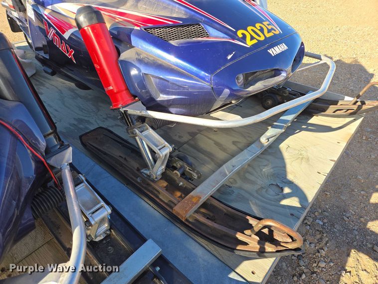 image for item ES2732 (2) 1996 Yamaha VX500DXW snowmobiles