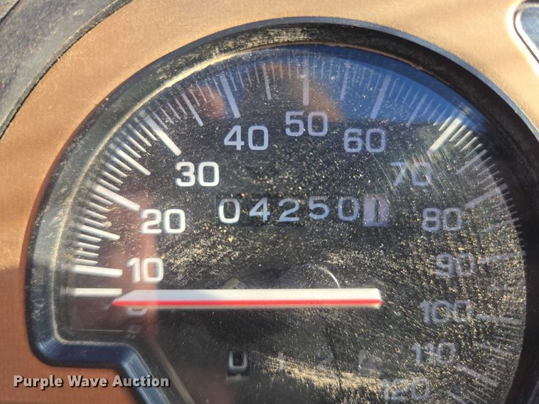 image for item ES2732 (2) 1996 Yamaha VX500DXW snowmobiles