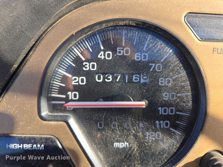 image for item ES2732 (2) 1996 Yamaha VX500DXW snowmobiles