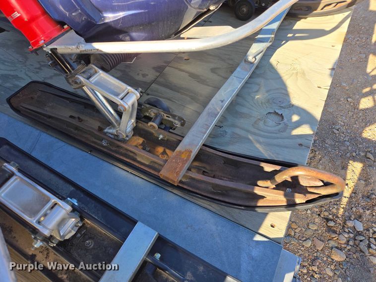 image for item ES2732 (2) 1996 Yamaha VX500DXW snowmobiles