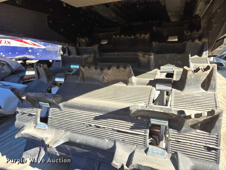 image for item ES2732 (2) 1996 Yamaha VX500DXW snowmobiles