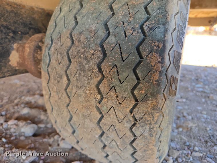 image for item ES2732 (2) 1996 Yamaha VX500DXW snowmobiles