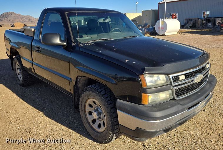 image for item ES2734 2006 Chevrolet Silverado 1500 pickup truck