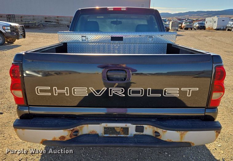 image for item ES2734 2006 Chevrolet Silverado 1500 pickup truck