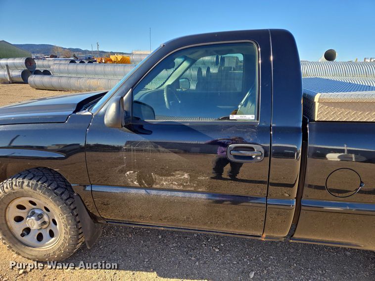 image for item ES2734 2006 Chevrolet Silverado 1500 pickup truck
