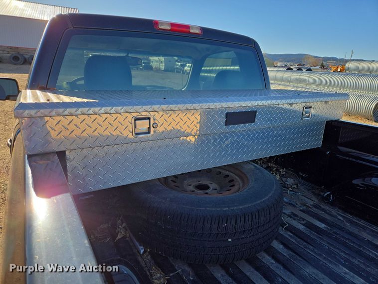 image for item ES2734 2006 Chevrolet Silverado 1500 pickup truck