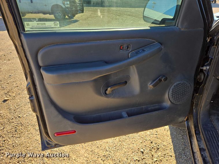 image for item ES2734 2006 Chevrolet Silverado 1500 pickup truck