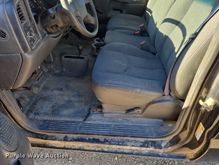 image for item ES2734 2006 Chevrolet Silverado 1500 pickup truck