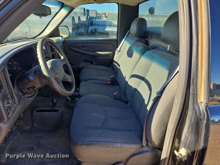 image for item ES2734 2006 Chevrolet Silverado 1500 pickup truck