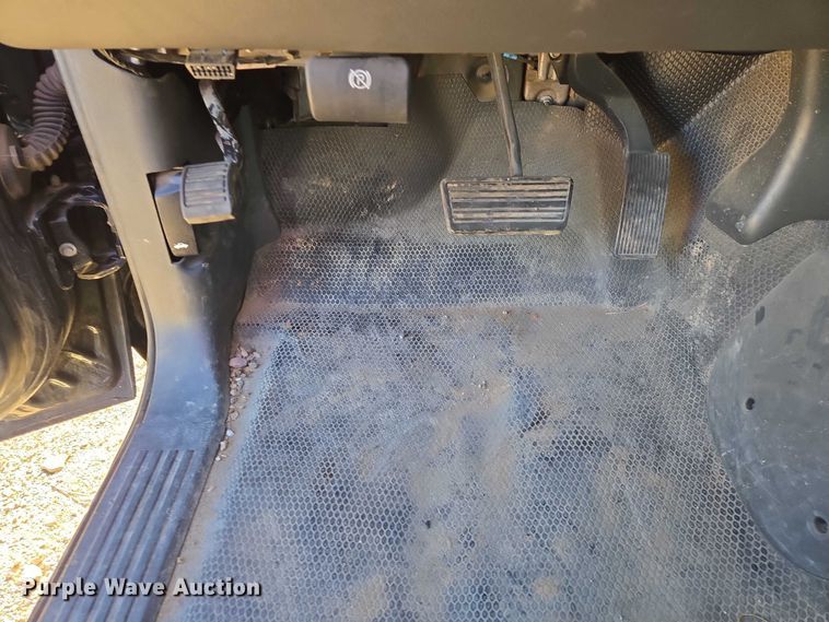 image for item ES2734 2006 Chevrolet Silverado 1500 pickup truck