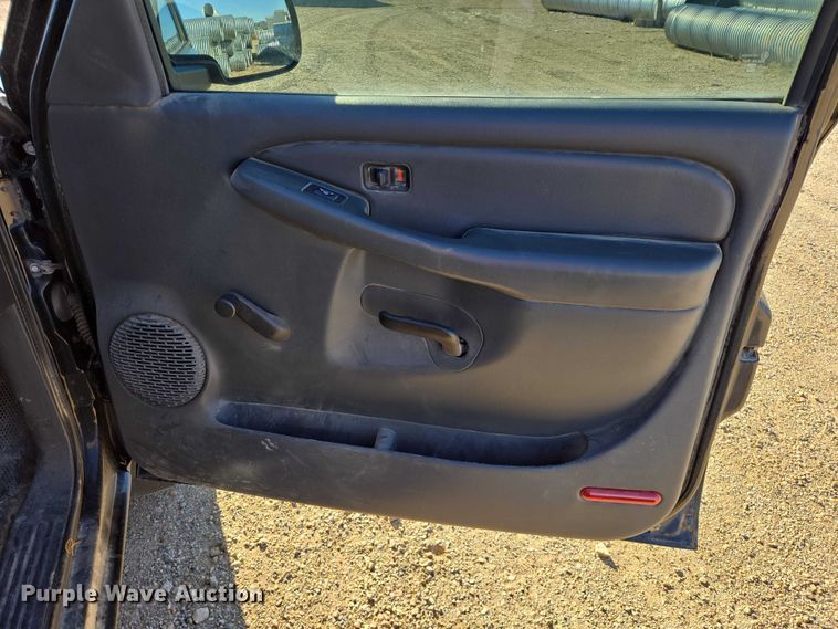 image for item ES2734 2006 Chevrolet Silverado 1500 pickup truck