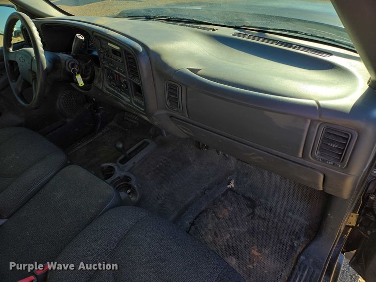 image for item ES2734 2006 Chevrolet Silverado 1500 pickup truck