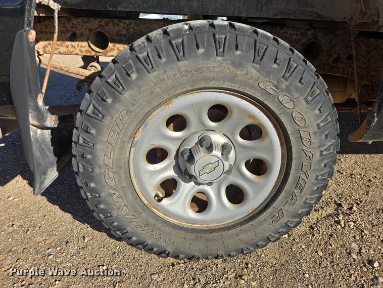 image for item ES2734 2006 Chevrolet Silverado 1500 pickup truck