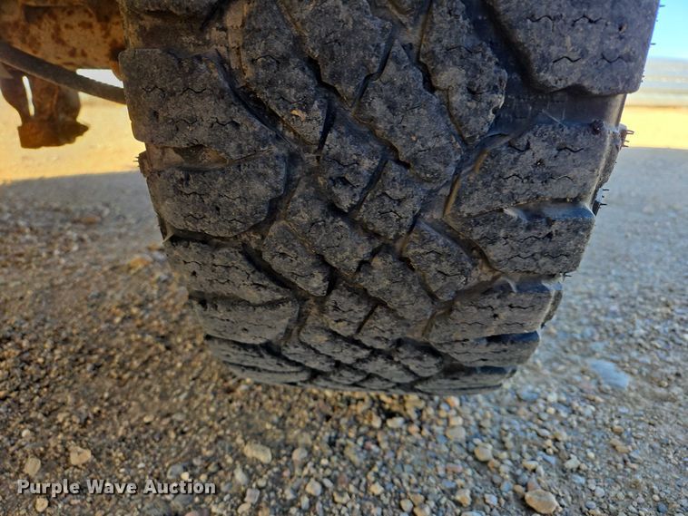 image for item ES2734 2006 Chevrolet Silverado 1500 pickup truck