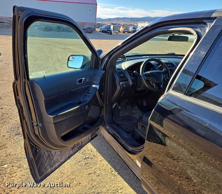 image for item ES2735 2017 Ford Explorer Police Interceptor SUV