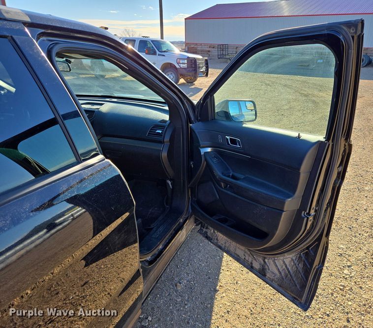 image for item ES2735 2017 Ford Explorer Police Interceptor SUV