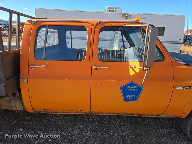 image for item ES2737 1985 Chevrolet C30 Crew Cab flatbed pickup truck