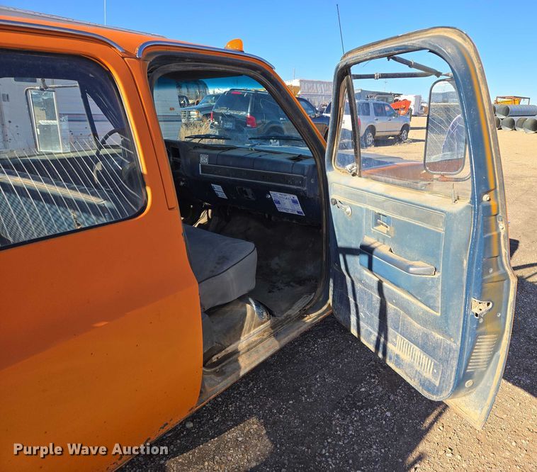 image for item ES2737 1985 Chevrolet C30 Crew Cab flatbed pickup truck