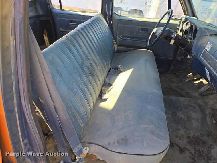 image for item ES2737 1985 Chevrolet C30 Crew Cab flatbed pickup truck