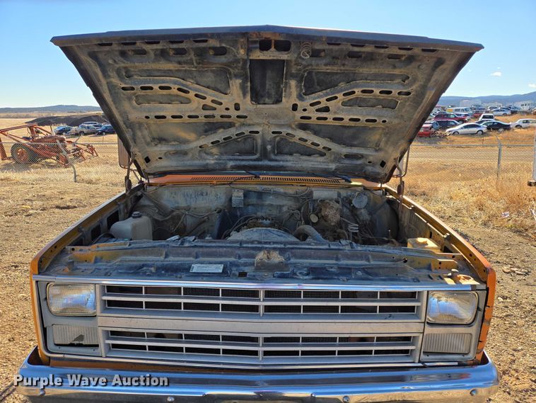 image for item ES2737 1985 Chevrolet C30 Crew Cab flatbed pickup truck