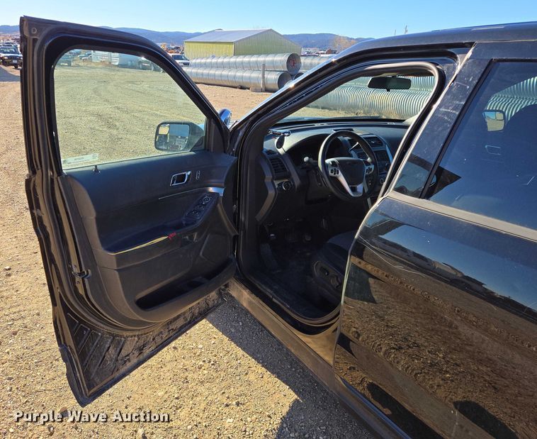 image for item ES2738 2014 Ford Explorer Police Interceptor SUV