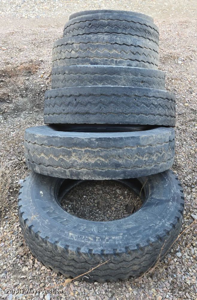 image for item ES2740 (7) 11R22.5 tires