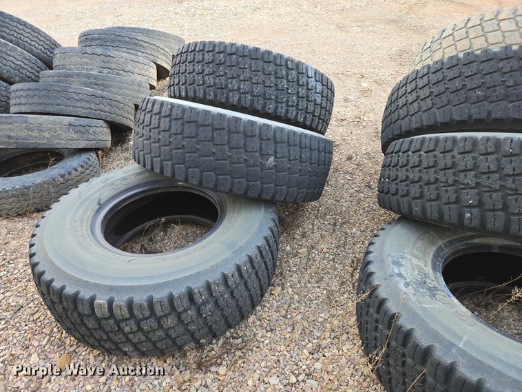 image for item ES2741 (9) 17.5R25 tires
