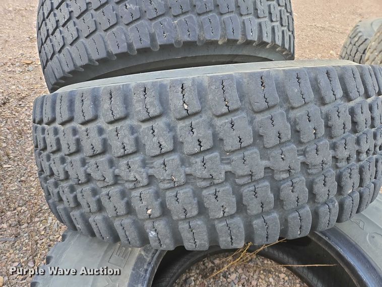 image for item ES2741 (9) 17.5R25 tires