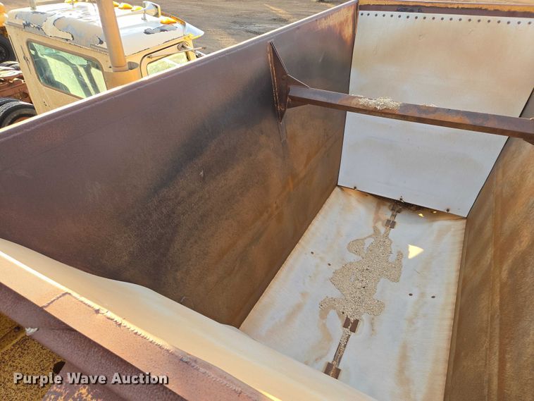 image for item ES2742 1996 Load King The Originator 2466 bottom dump trailer