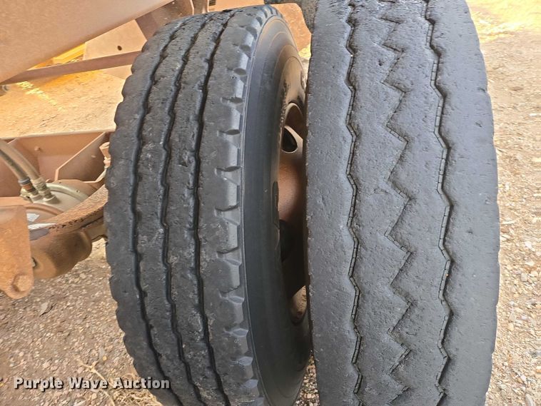 image for item ES2742 1996 Load King The Originator 2466 bottom dump trailer