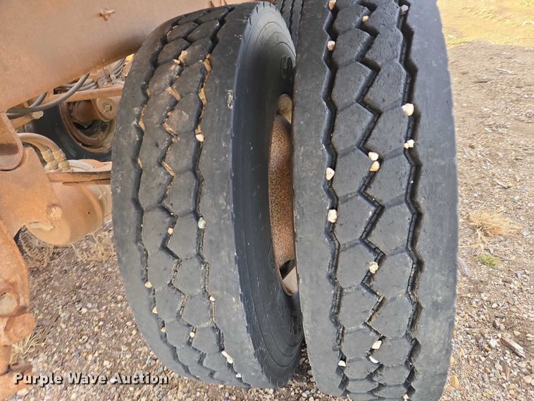 image for item ES2742 1996 Load King The Originator 2466 bottom dump trailer