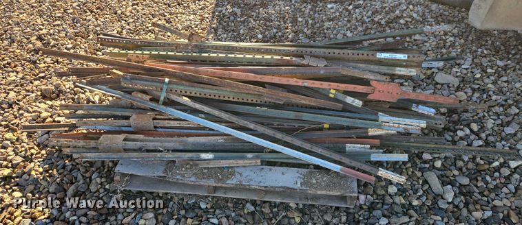 image for item ES2747 T-posts