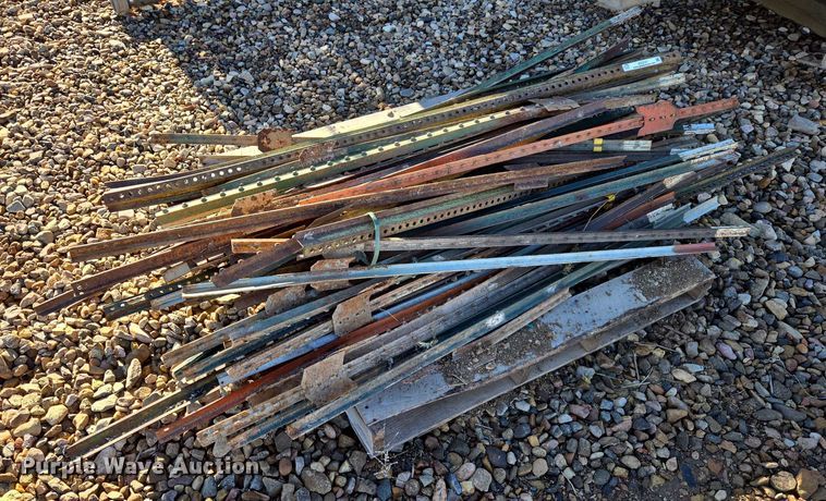 image for item ES2747 T-posts