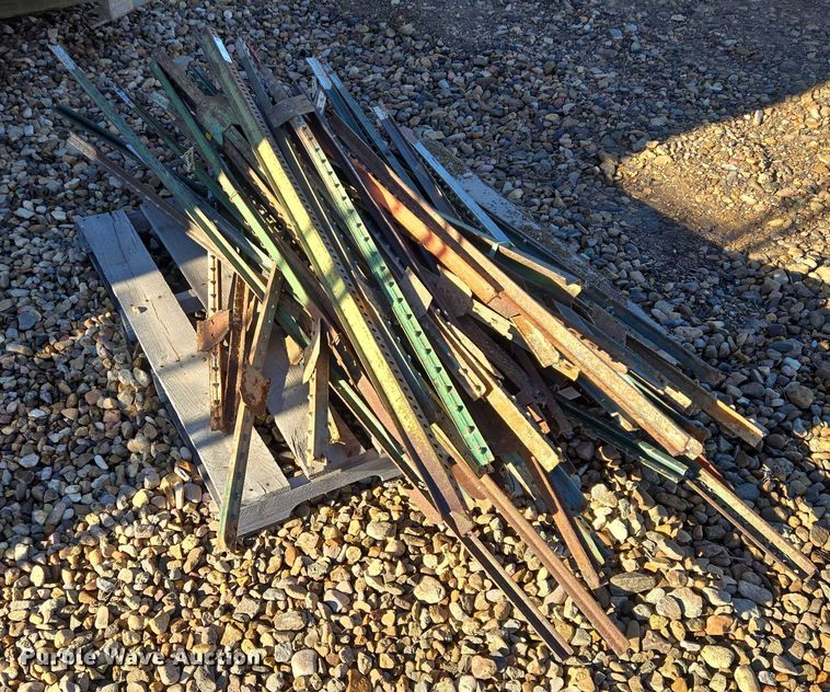 image for item ES2747 T-posts