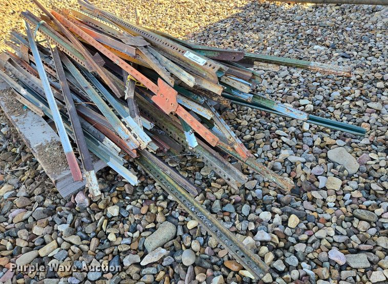 image for item ES2747 T-posts