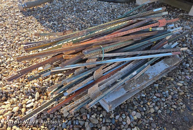 image for item ES2747 T-posts