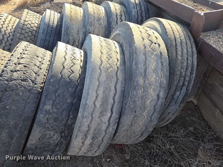 image for item ES2748 (24) 11R22.5 tires