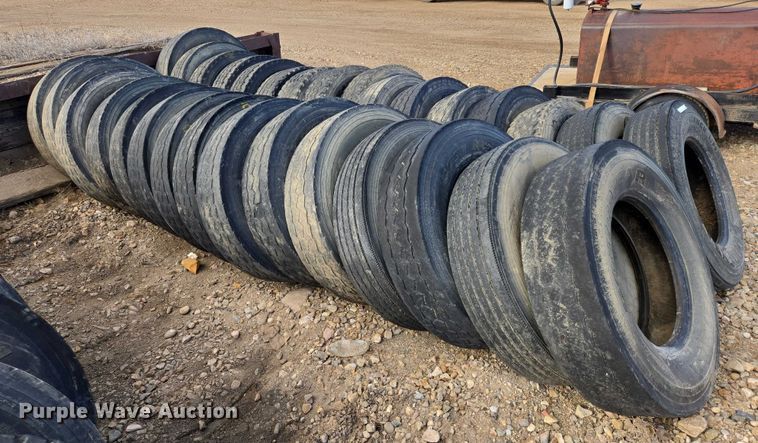 image for item ES2750 (31) 11R22.5 tires