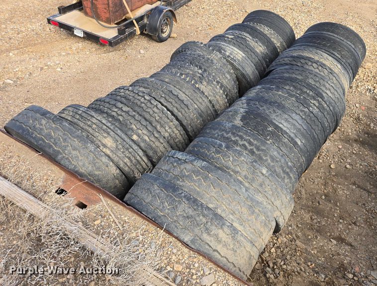 image for item ES2750 (31) 11R22.5 tires