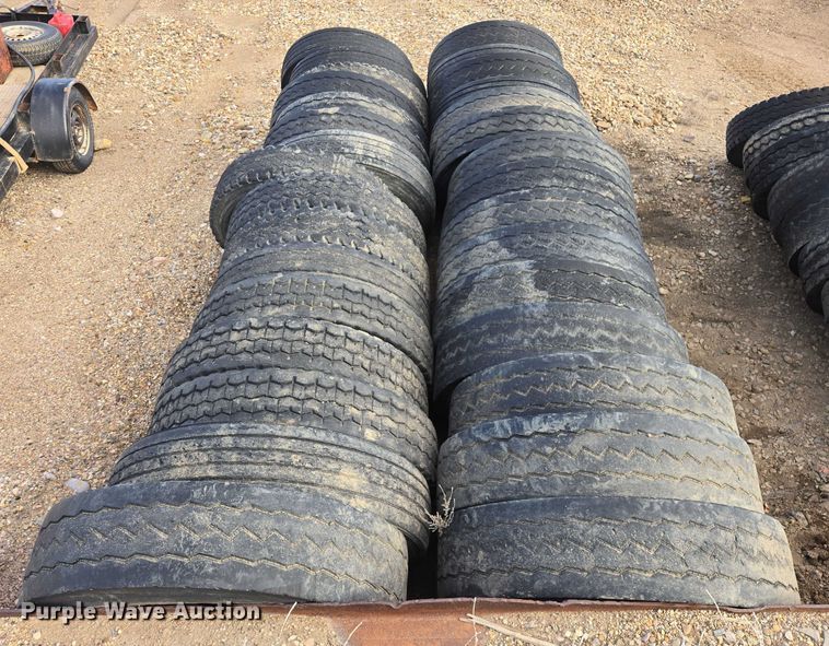 image for item ES2750 (31) 11R22.5 tires