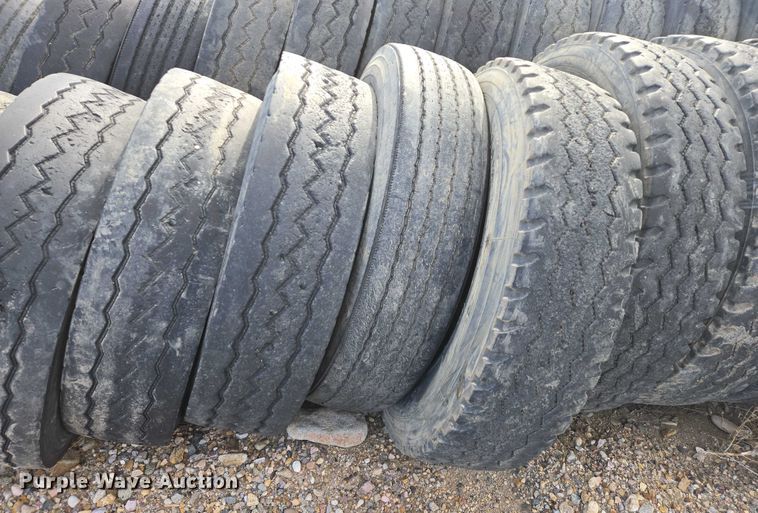 image for item ES2750 (31) 11R22.5 tires