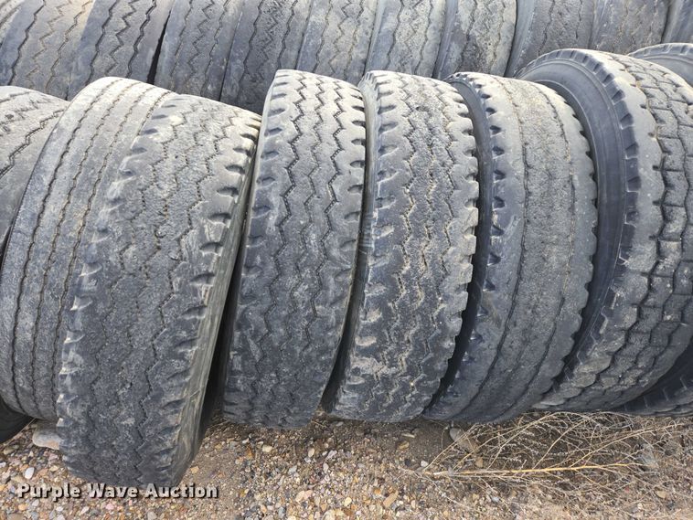 image for item ES2750 (31) 11R22.5 tires