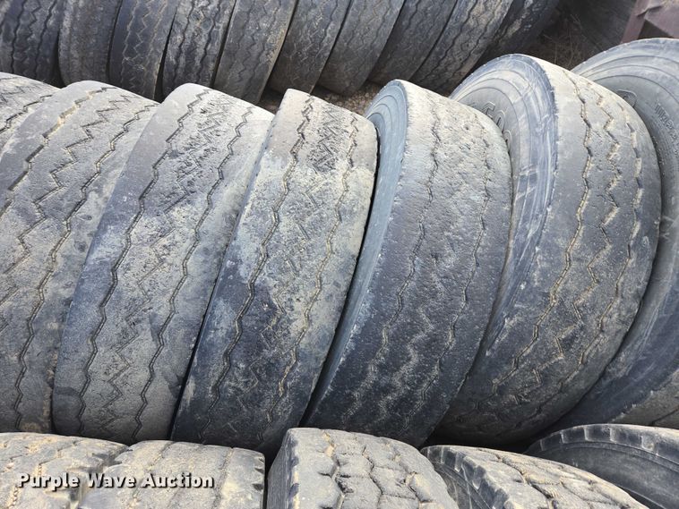 image for item ES2750 (31) 11R22.5 tires