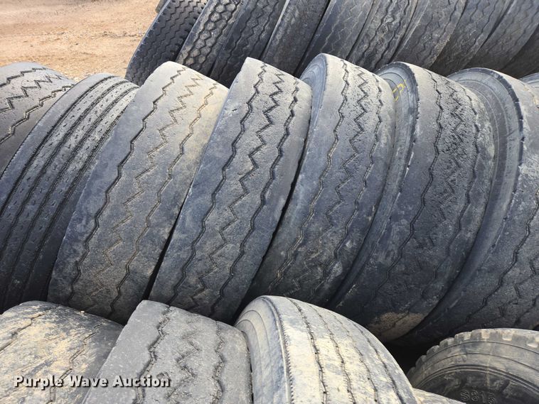 image for item ES2750 (31) 11R22.5 tires