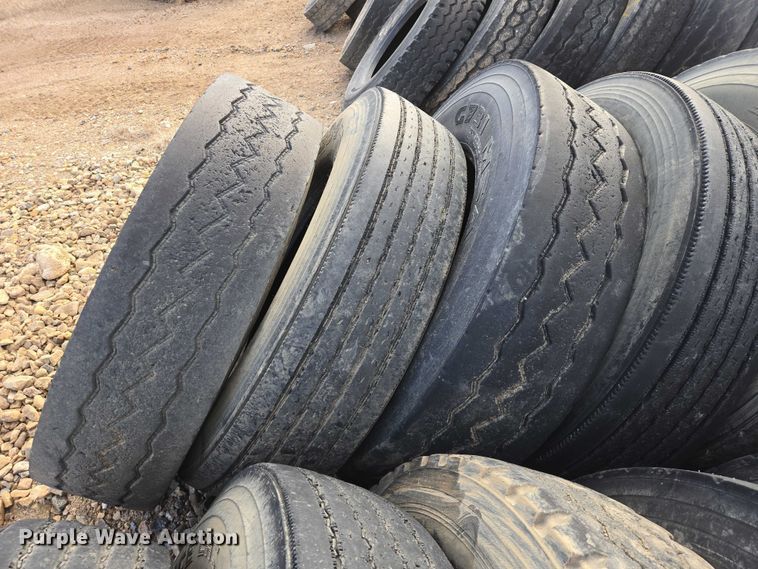 image for item ES2750 (31) 11R22.5 tires