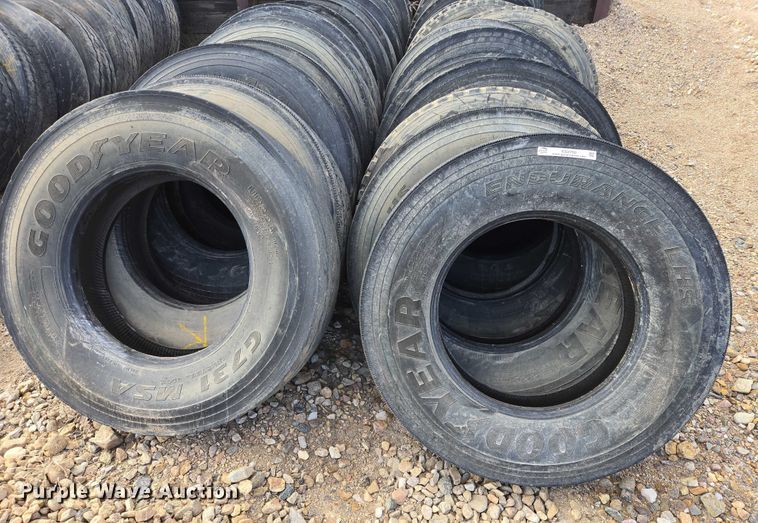 image for item ES2750 (31) 11R22.5 tires