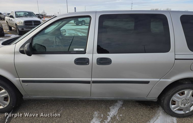 image for item ES2811 2008 Chevrolet Uplander van